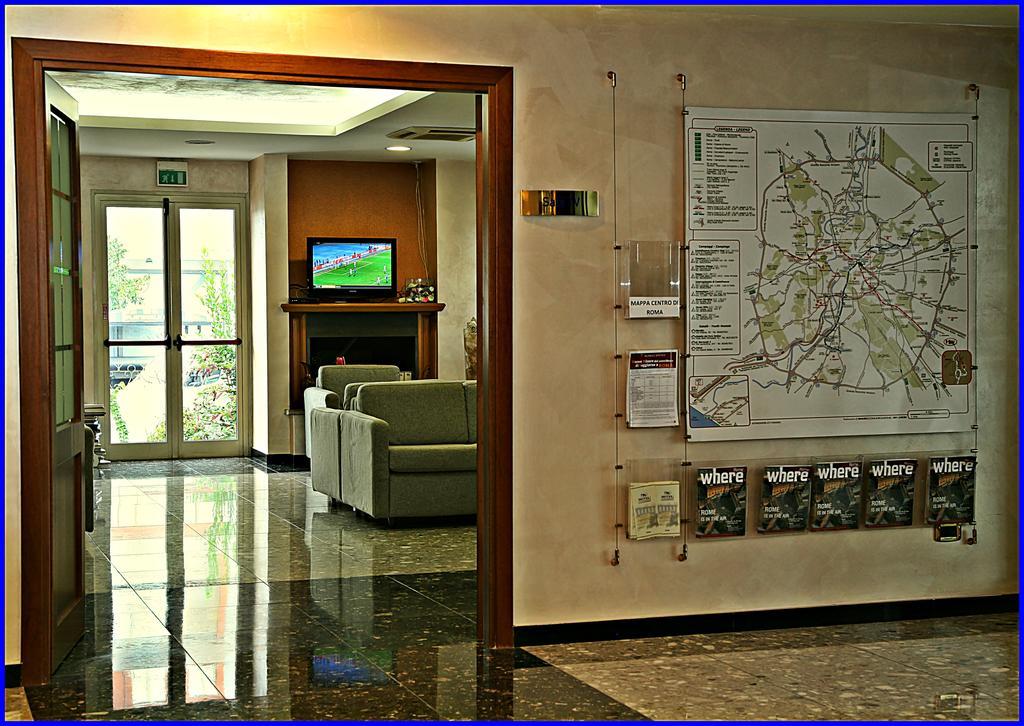 Hotel Meeting Ciampino Exterior photo