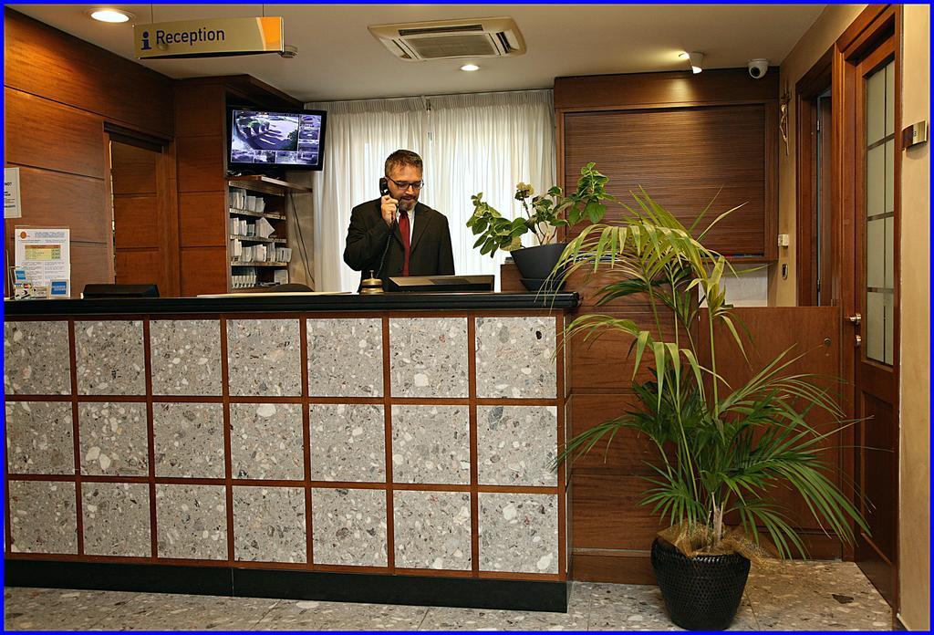 Hotel Meeting Ciampino Exterior photo
